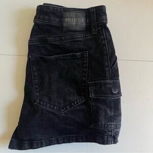 Hollister Curvy Ultra High-Rise Black Denim Cargo Mom Shorts Size 6